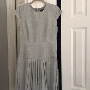 Long grass capped sleeve dress